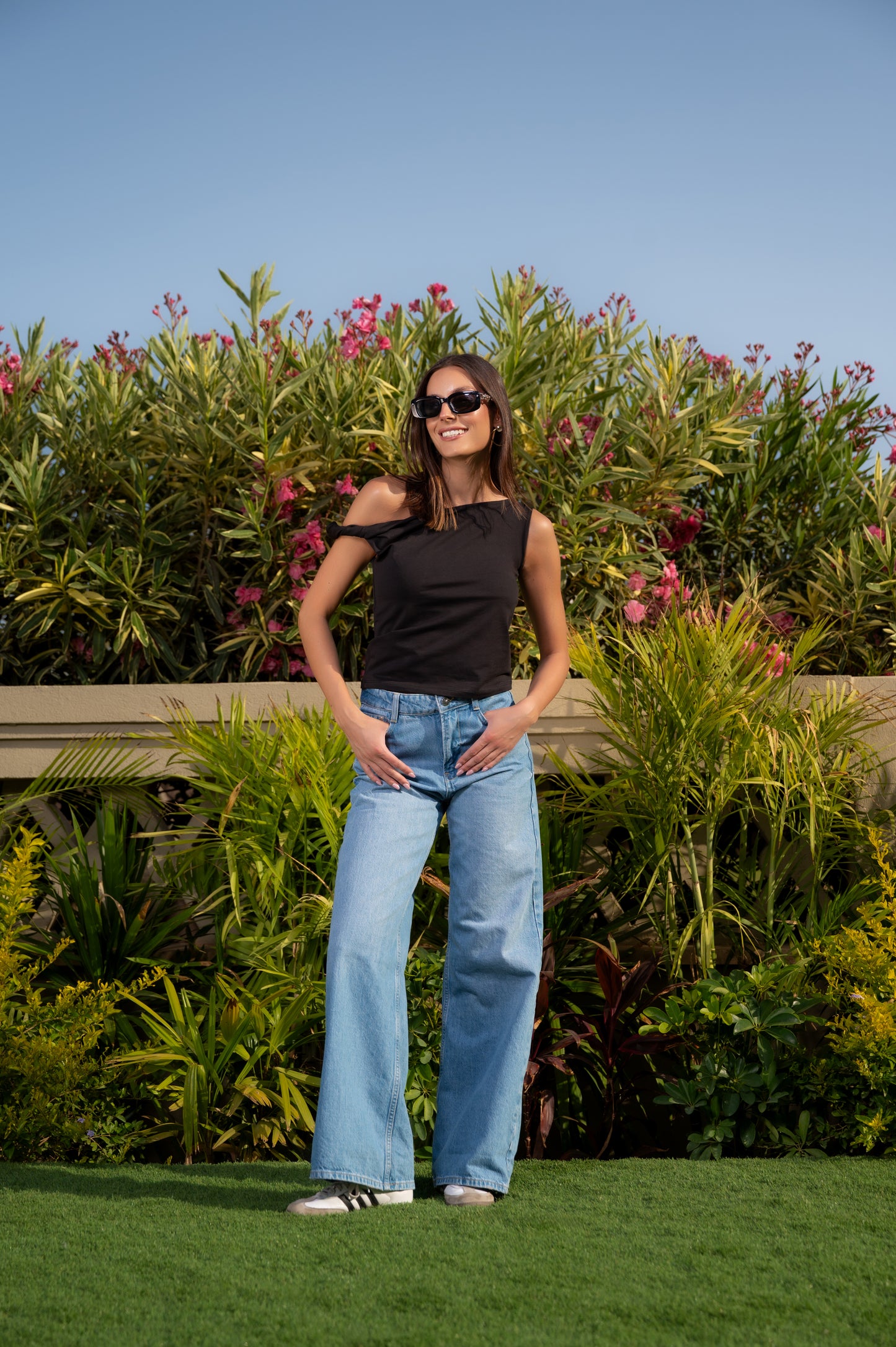 THE SOLA TOP